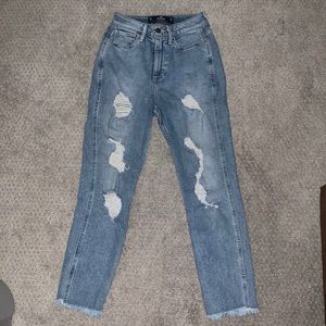 Hollister Curvy Ultra High Rise Mom Jeans